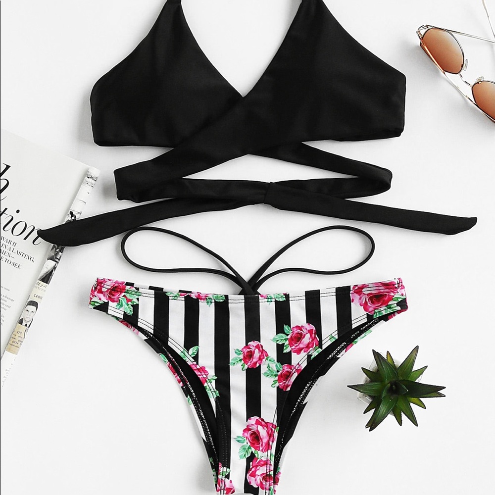 🎉BIKINI SET 👙💦 - Picture 2 of 8